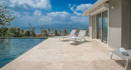 Tangarane offers two luxury villas with private pools and exceptional views over