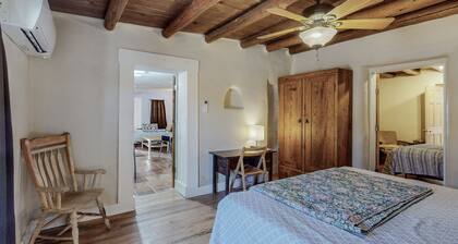 Private Adobe Haven: Gated Railyard Oasis with Outdoor Charm