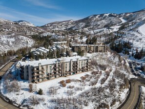 Set amidst a serene mountainous landscape, this hotel offers stunning views of the surrounding mountains and forested areas.