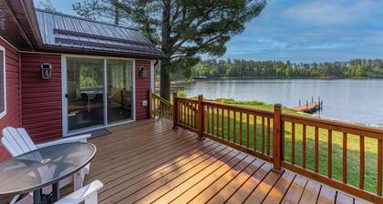 Yacht Club cabin on Burntside, with sauna