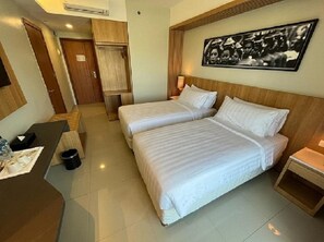 豪華雙床房 | 高級寢具、舒適加層、書桌、免費無線上網