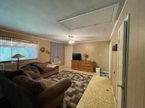 Living area - Water Front Cabin on Toledo Bend - Louisiana (Florien)