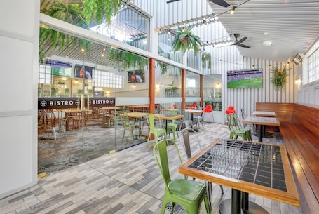 Restaurant. Penshurst Hotel