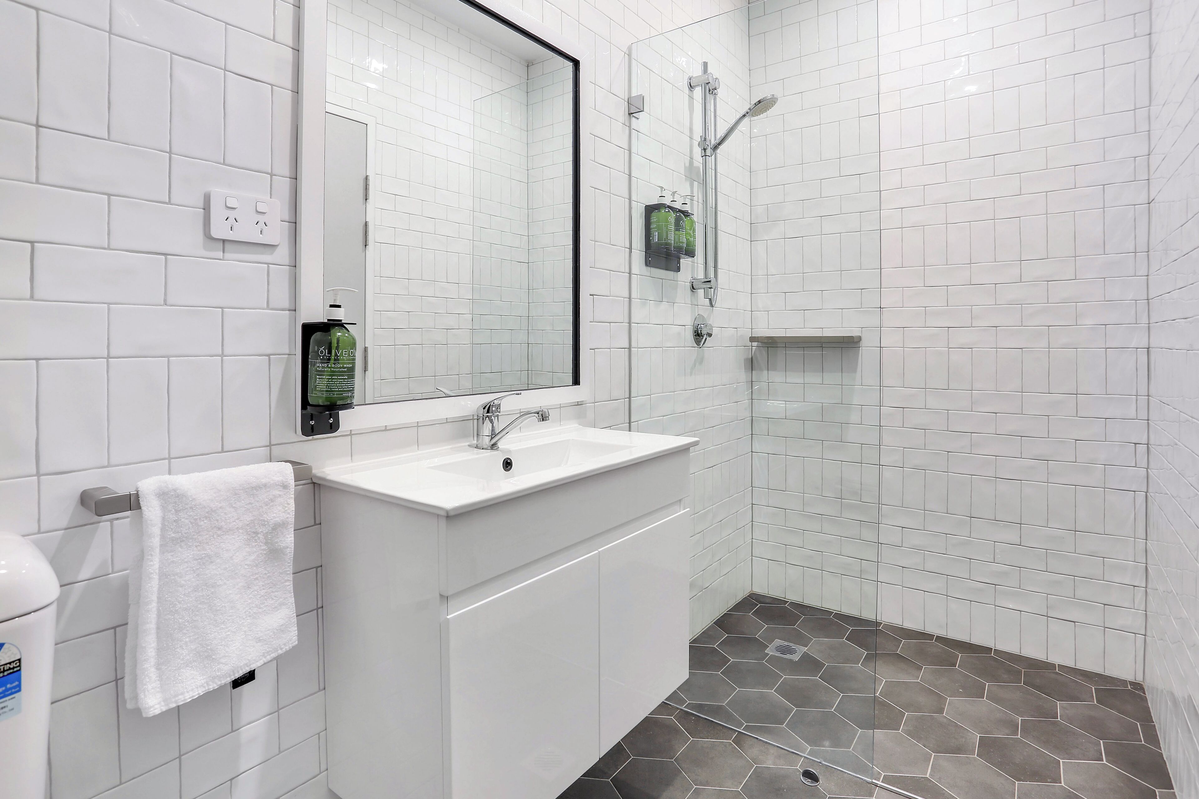 Deluxe Double Room, 1 Queen Bed, Balcony | Bathroom | Shower, hair dryer, towels, soap