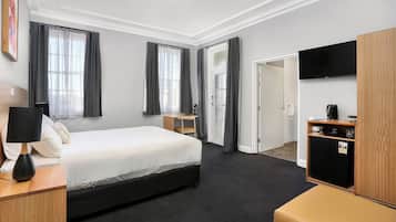 Deluxe Double Room, 1 Queen Bed, Accessible | Pillowtop beds, in-room safe, desk, iron/ironing board