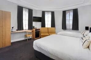Deluxe Double or Twin Room | Pillowtop beds, in-room safe, desk, iron/ironing board - Penshurst Hotel (Penshurst)