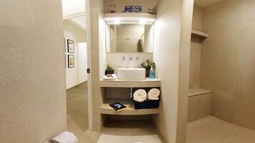 Villa Elite | Baño | Regadera, amenidades de baño gratuitas, toallas, jabón