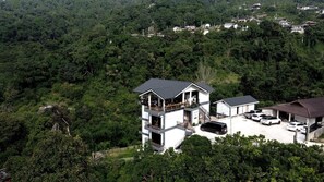 숙박 시설 정면