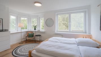 9 bedrooms, desk, iron/ironing board, free WiFi