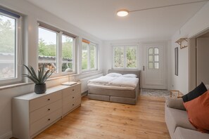 9 Schlafzimmer, Bügeleisen/Bügelbrett, kostenloses WLAN, Bettwäsche