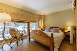 Bedroom - Grand Roc C202 280m from Slopes, View, Parking & WiFi, Argentière (Chamonix), France (Argentière (Chamonix))