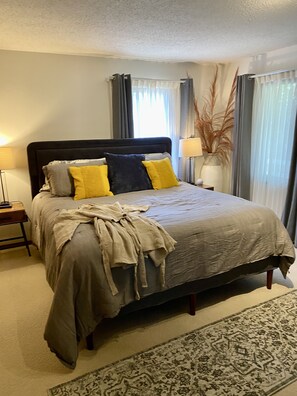 3 室のベッドルーム、デスク、アイロン / アイロン台、WiFi (無料)