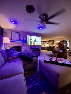 Smart TV, fireplace, stereo