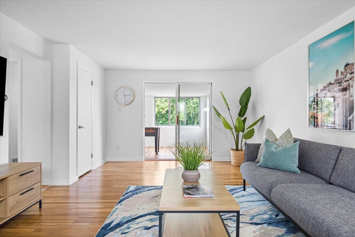 Stylish & Bright 4Bdrm House on Mt Troy/Pittsburgh