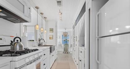 Beach Bungalow - Private Pool + Steps to the Beach + Walkable to Town