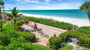 Property grounds - Belleair Beachfront Getaway (Belleair Beach)