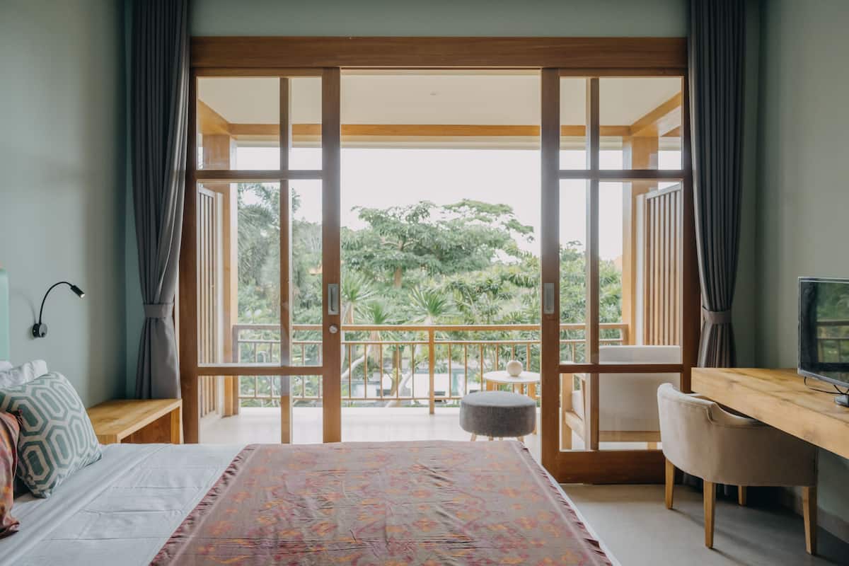 Superior Room | Iron/ironing board, free WiFi, bed sheets