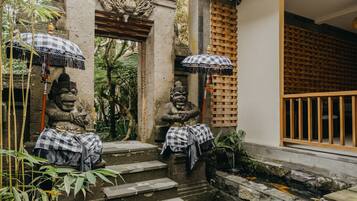 Entrada al alojamiento