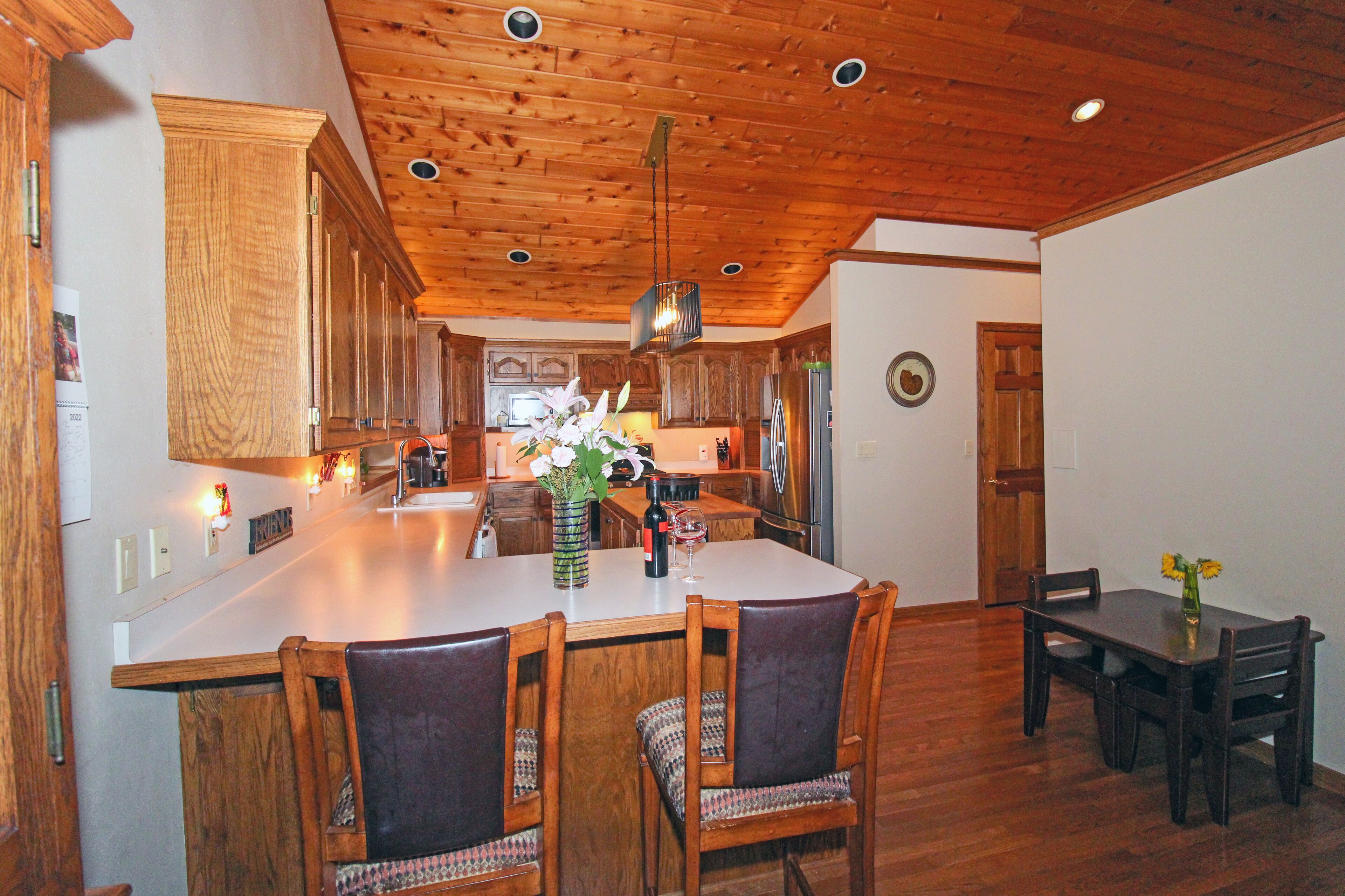 Gorgeous Lake Home Retreat!!