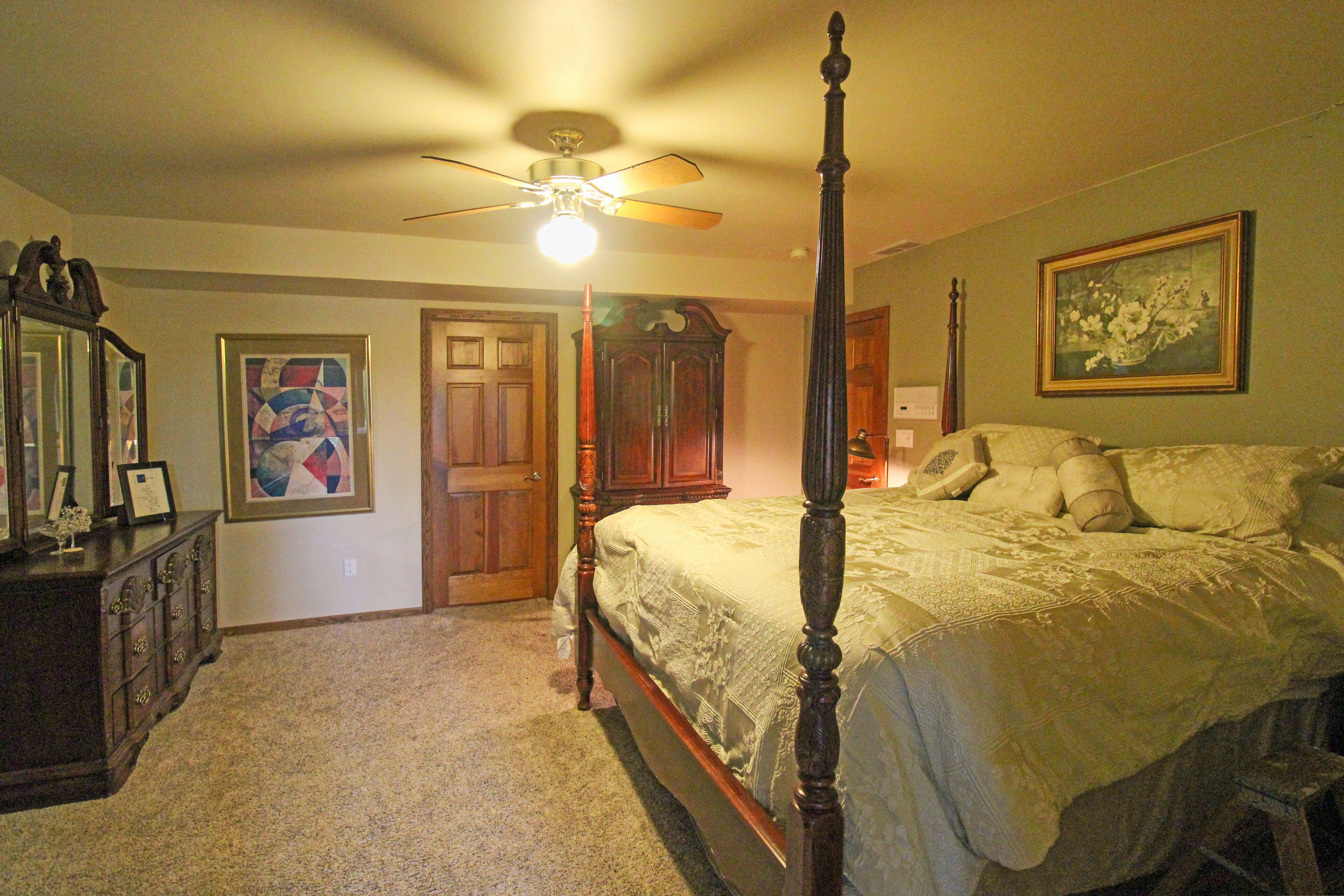 Gorgeous Lake Home Retreat!!