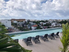 2 piscinas al aire libre