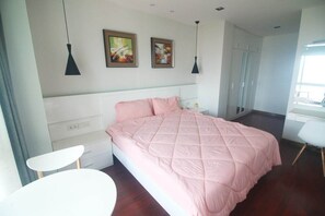 2 bedrooms, desk, free WiFi