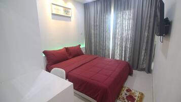 3 soverom, skrivebord og wi-fi (inkludert)