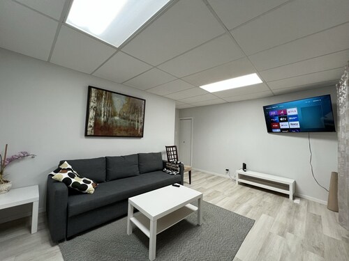 French district Main floor of the duplex house - clean and quiet - Pet Friendly!