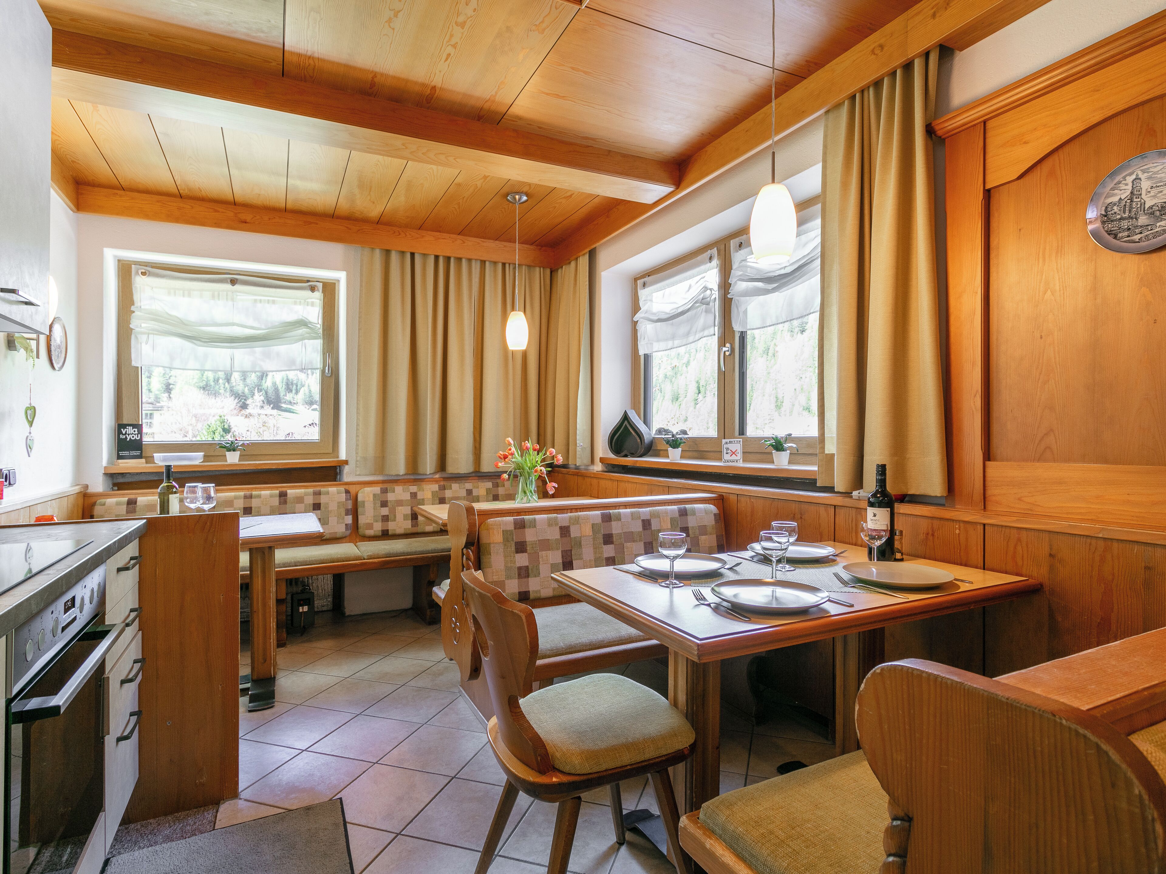 Jääkaappi, uuni, liesi, astianpesukone