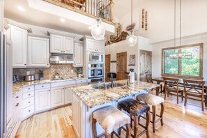 Fridge, microwave, oven, stovetop - *President's Day Sale* Save up to 30% on Park City Ski Vacations, 72 Hours Only! (Heber City)