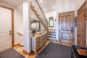 Interior - Perfect For Families – 2 Mins to Skiing & Deer Valley E. Village, Private Hot Tub (Heber City)