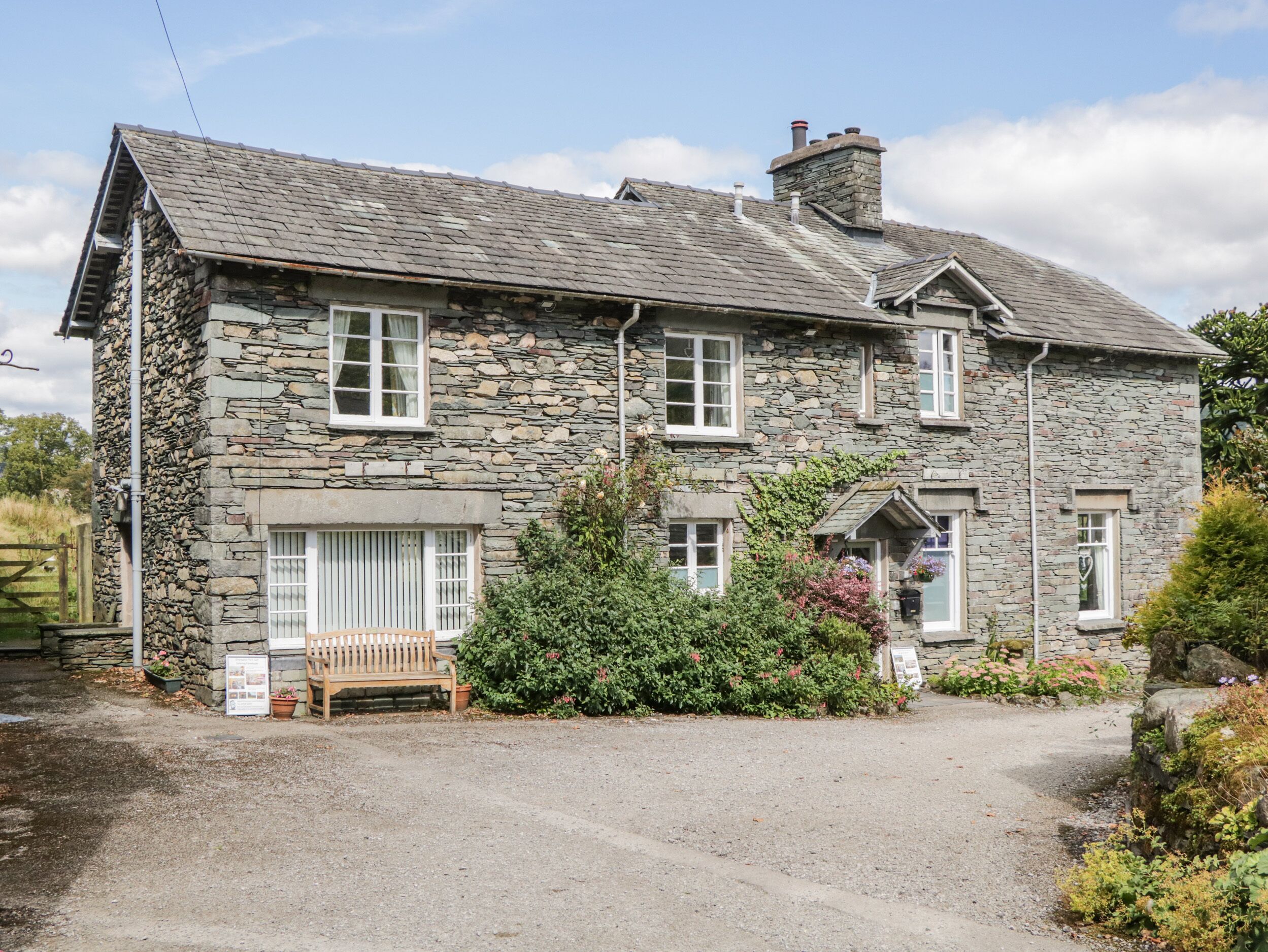ELTERWATER PARK, pet friendly, character holiday cottage in Ambleside
