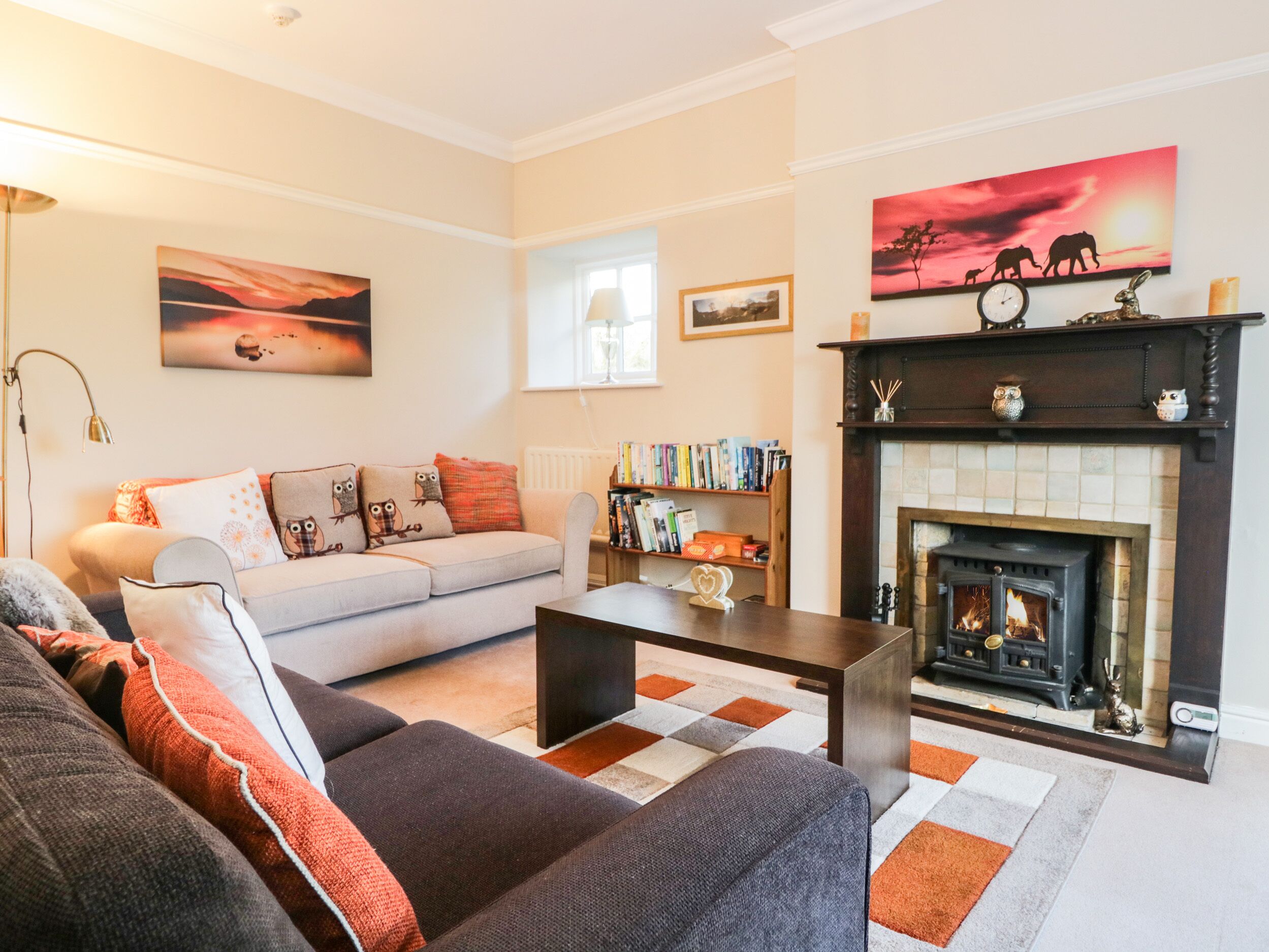 ELTERWATER PARK, pet friendly, character holiday cottage in Ambleside