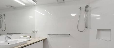 Doccia, asciugacapelli, asciugamani