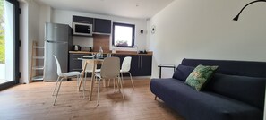 Living area - New apartment in the countryside (Alby-sur-Chéran)