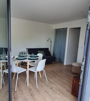 Dining - New apartment in the countryside (Alby-sur-Chéran)