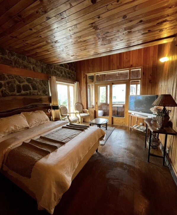 Deluxe Room - Orangeloft Mushkpuri (Abbottabad)