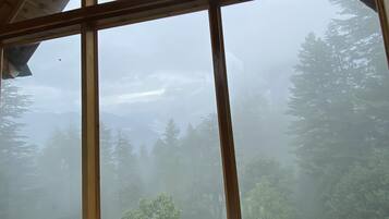 Cottage | Rollaway beds, WiFi, bed sheets