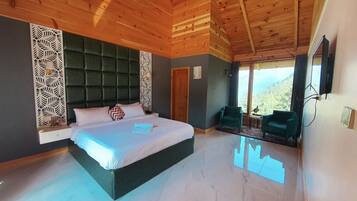 Cottage | Rollaway beds, WiFi, bed sheets