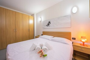 家庭公寓, 多间卧室 (Teleo 104 Ski In - Ski Out 50m) | 1 多间卧室、床单