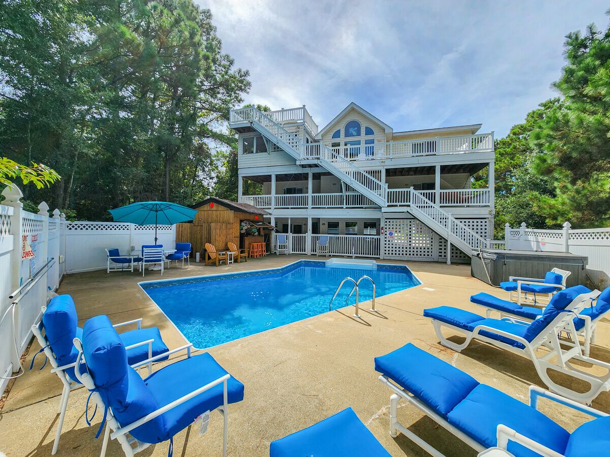 6 BR Retreat w/Private Pool, Elevator and Dogs Allowed