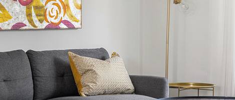 Smart-TV, Kamin, DVD-Player