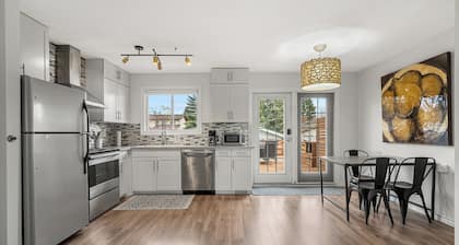 2 Bedroom/King Suite/Large Yard/Near Spruce Meadows