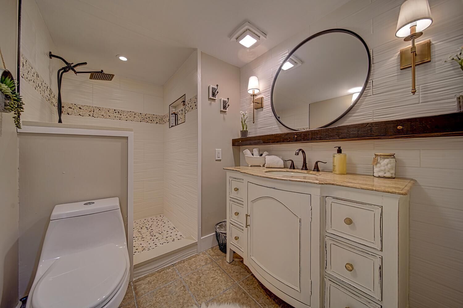 In-Town Luxury Town Square Condo