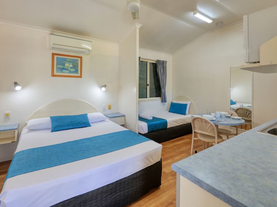 Deluxe Double or Twin Room | Blackout drapes, iron/ironing board, free WiFi, bed sheets
