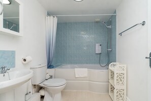 Appartement de base, salle de bain privée | Salle de bain