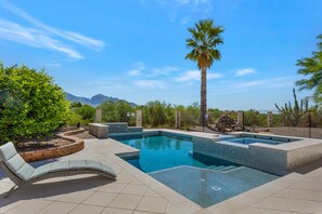 A heated pool - Mountain View Retreat- Gorgeous Pools (Tucson)