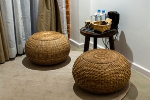 Habitación estándar | Ropa de cama de alta calidad, colchones viscoelásticos, caja fuerte