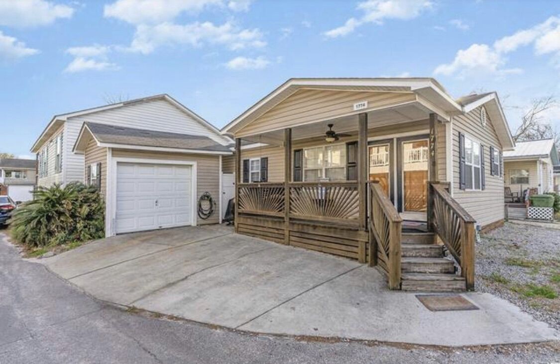 Small cozy beach cottage located within award winning Ocean Lakes