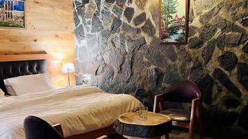 Deluxe Room | Rollaway beds, WiFi, bed sheets